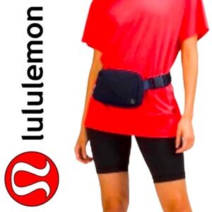 LULULEMON Navy Blue Everywhere Large Belt Bag Size NWT ❤️ SOLD OUT ON WEBSITE!!